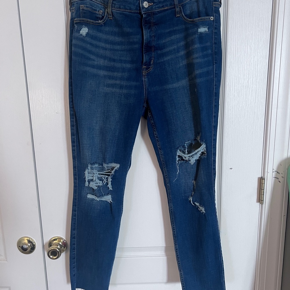 Old Navy Women's Distressed Dark Blue Skinny Jeans
